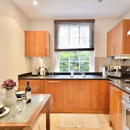 Kensington Apartment, Breakfast, 2 Baths Londen Buitenkant foto