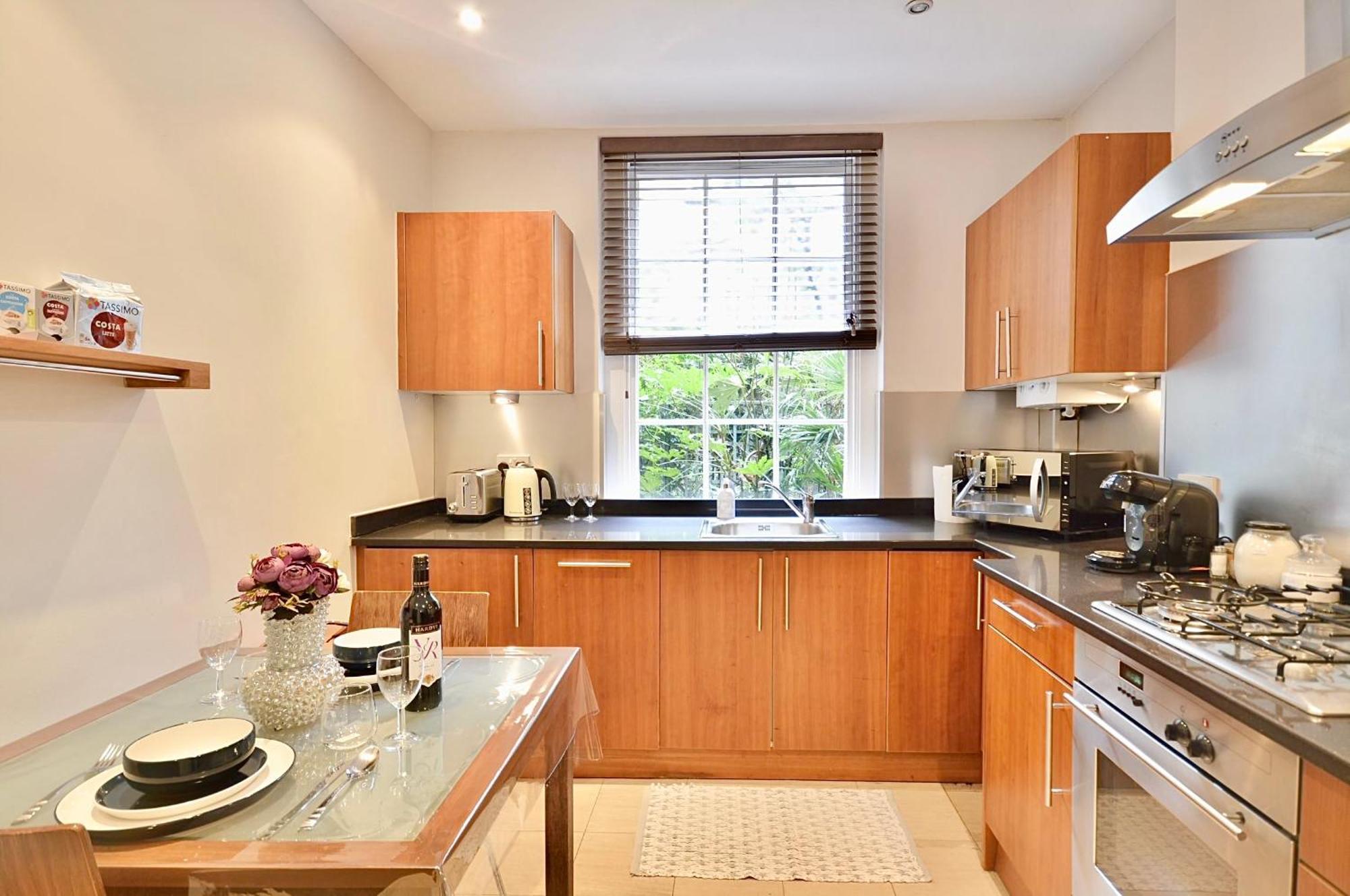 Kensington Apartment, Breakfast, 2 Baths Londen Buitenkant foto