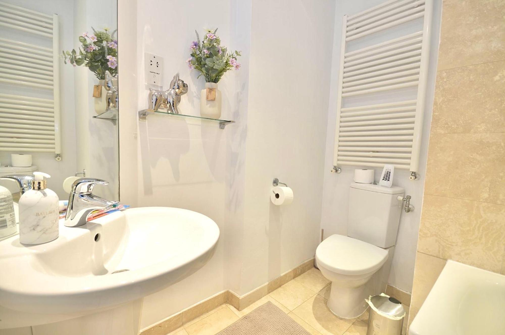 Kensington Apartment, Breakfast, 2 Baths Londen Buitenkant foto