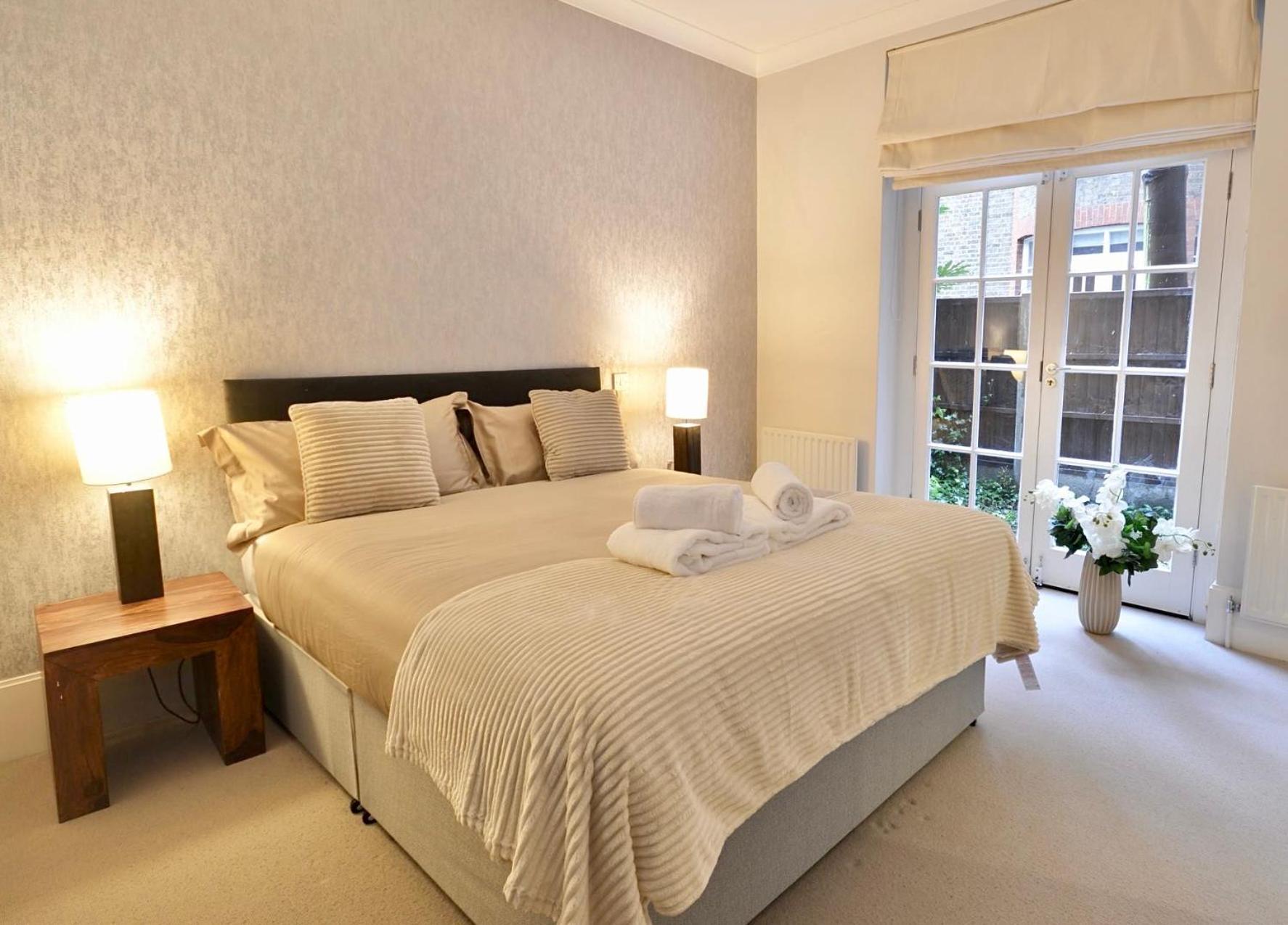 Kensington Apartment, Breakfast, 2 Baths Londen Buitenkant foto
