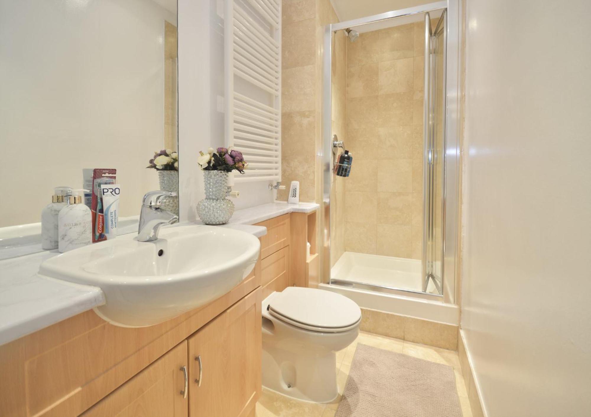 Kensington Apartment, Breakfast, 2 Baths Londen Buitenkant foto