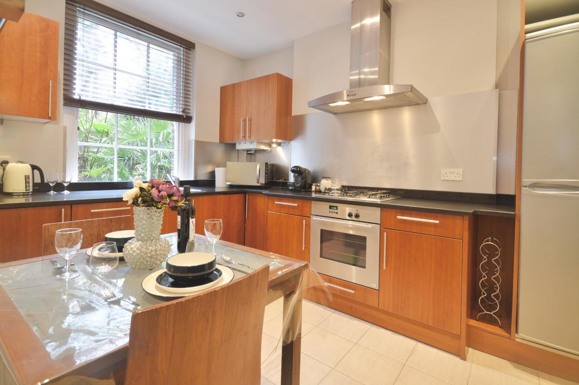 Kensington Apartment, Breakfast, 2 Baths Londen Buitenkant foto